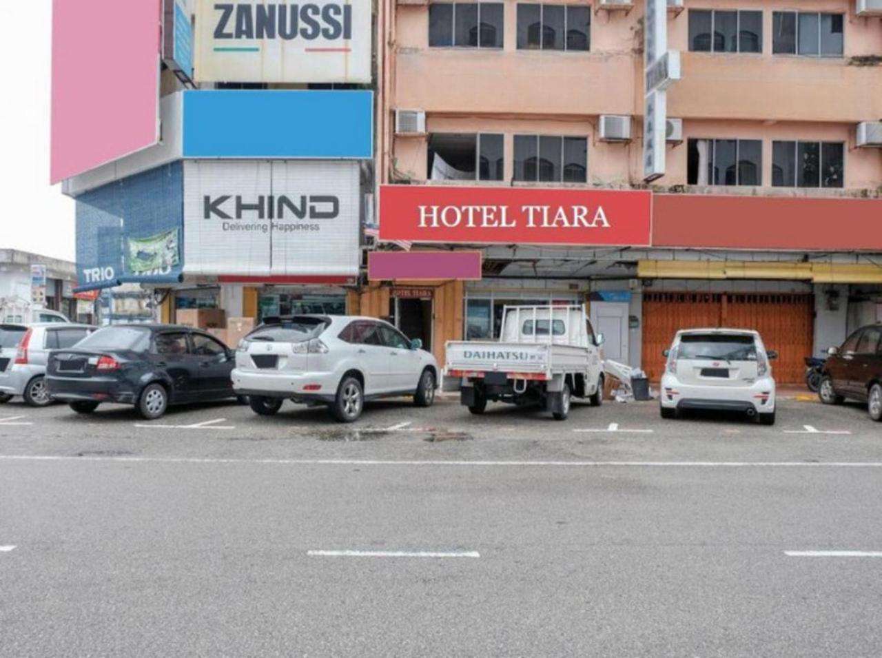 Hotel Tiara Chukai Exterior foto